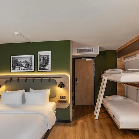 Campanile Marne La Vallee - Saint-georges 3*