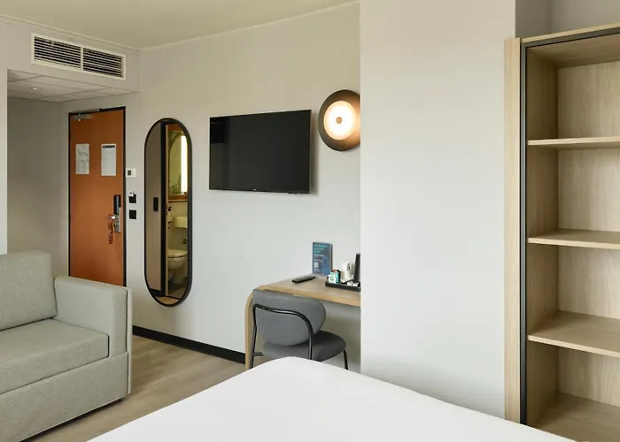 Campanile Marne-la-vallee - Saint-georges Hotel