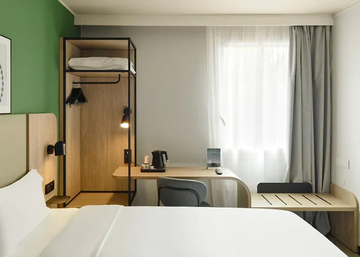 Hotel Campanile Marne-la-vallee - Saint-georges 3*